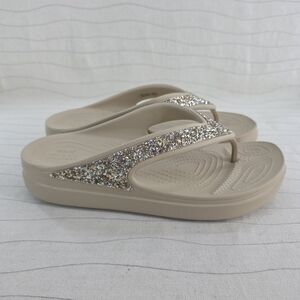 Crocs Womens Sloane Gold Glitter Beige Wedge Flip Flop Sandals 207665-2J2 Size 8